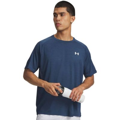 Herren Shirt UA TECH TEXTURED SS in grau